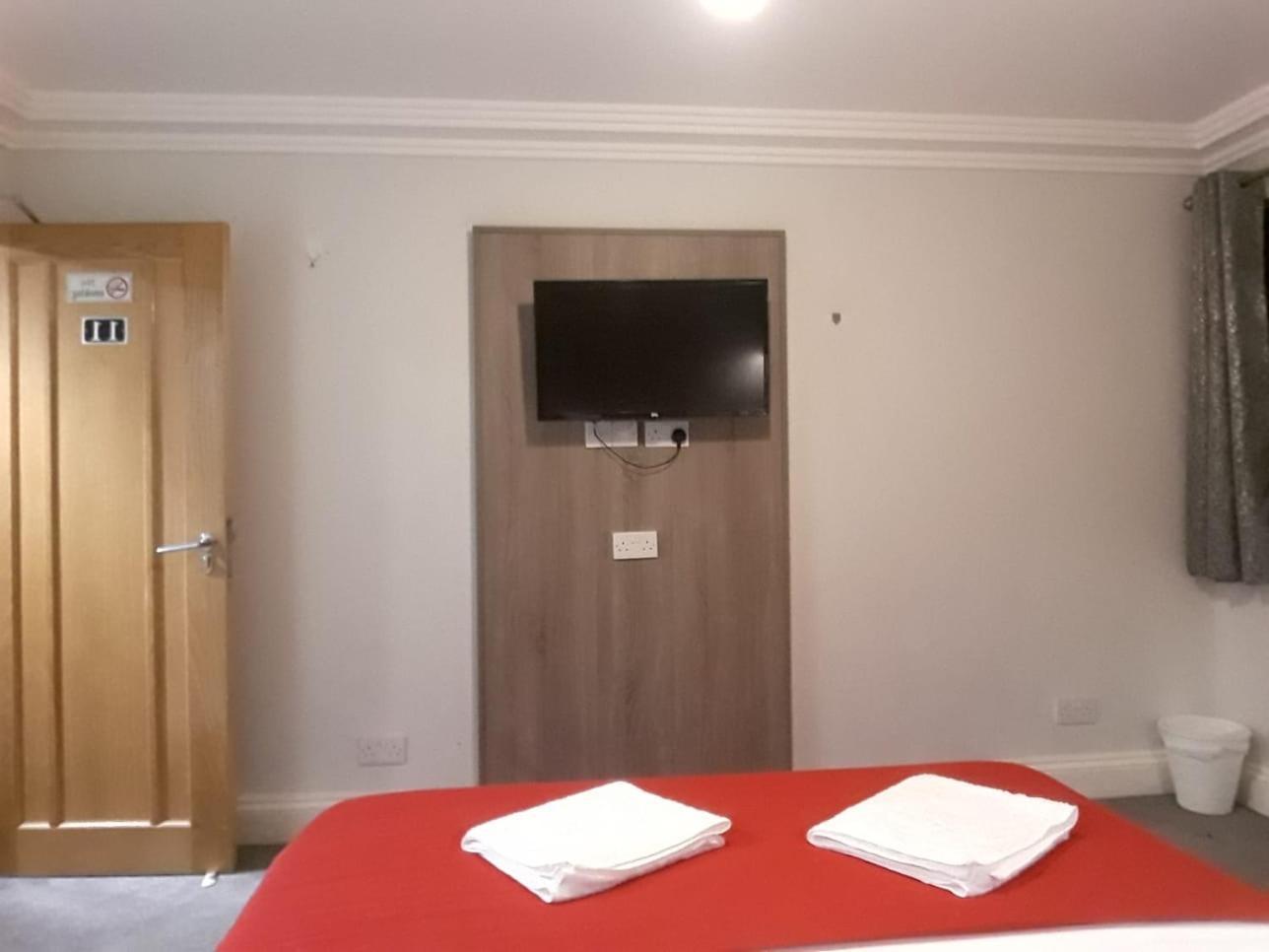 371 Cranbrook Rd Ig2 Hotell Ilford Exteriör bild