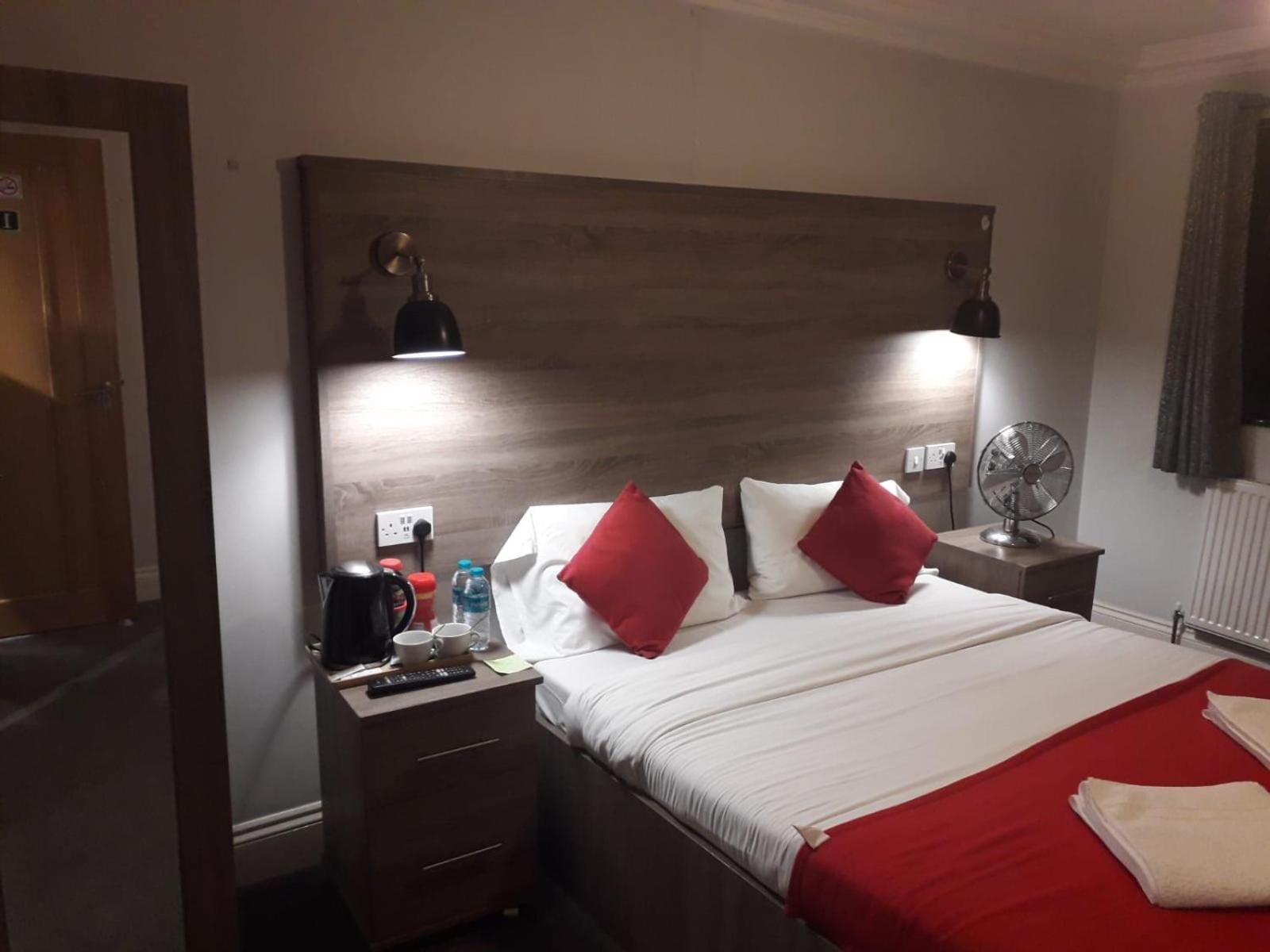371 Cranbrook Rd Ig2 Hotell Ilford Exteriör bild